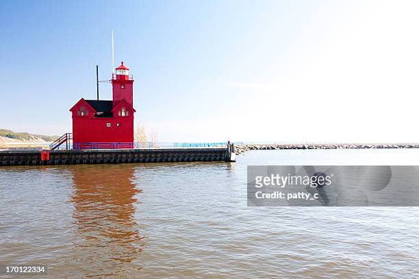 big red lighthouse - holland michigan stock pictures, royalty-free photos & images