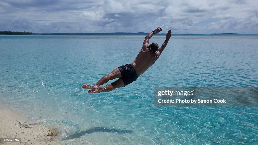 Diving into lagoon