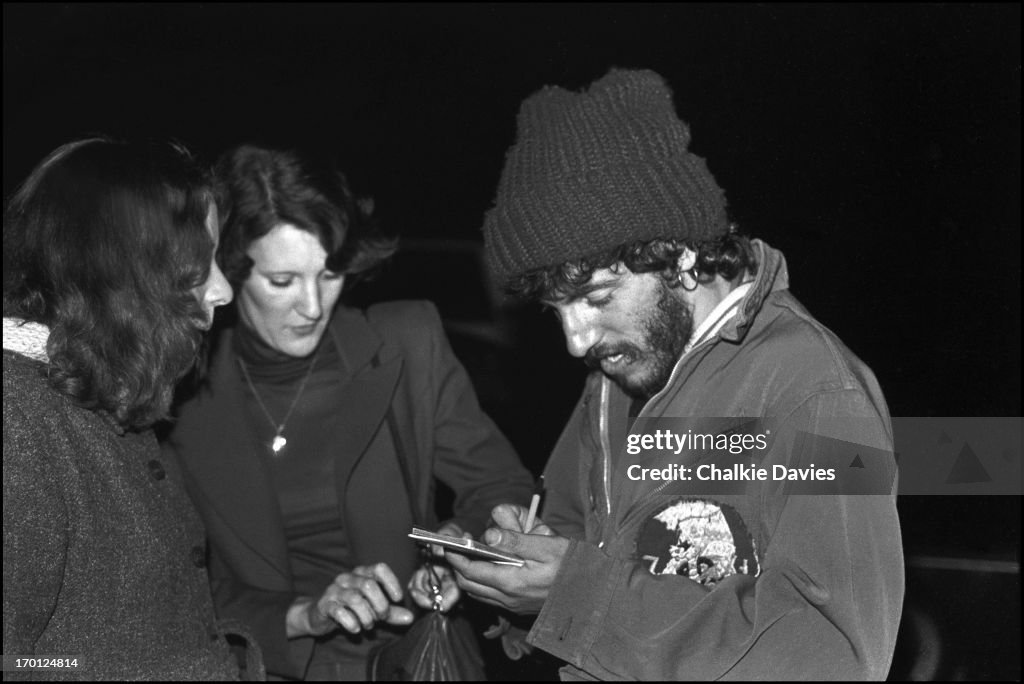 Springsteen Hammersmith Bruce Springsteen signs autographs for fans as he arrives at the ...
