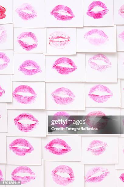 lippenstift küsse kollektion - verführung stock-fotos und bilder