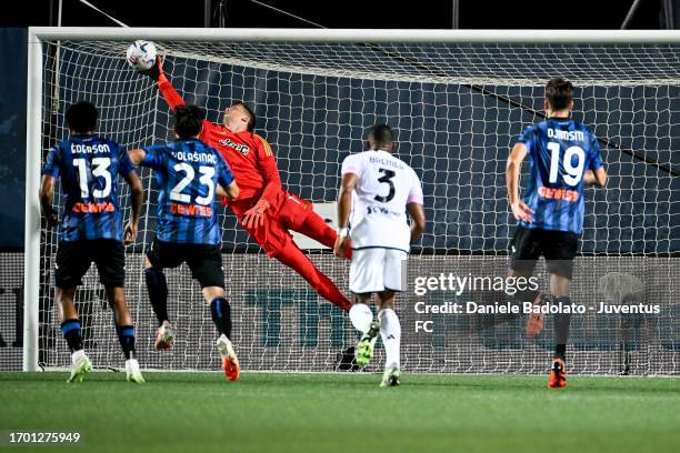 Wojciech Szczesny of Juventus during the Serie A TIM match between Atalanta BC and Juventus at Gewiss Stadium on October 1, 2023 in Bergamo, Italy.