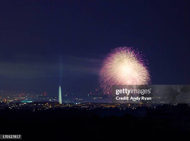 ashington monument and fireworks, fourth of july. - the mall stock pictures, royalty-free photos & images