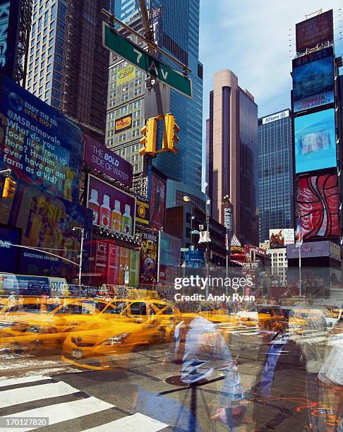 time square, multiple exposure of crowds & traffic - time square new york stock-fotos und bilder
