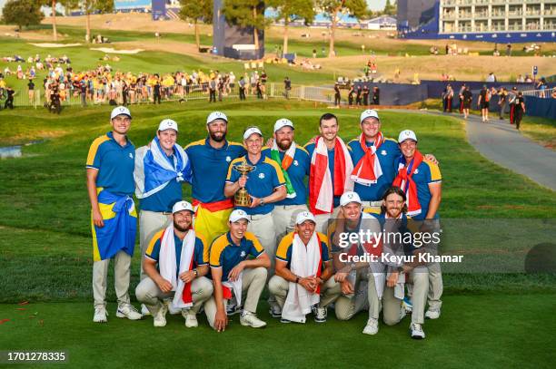 Team Europe members Tommy Fleetwood, Sepp Straka, Shane Lowry, Matthew Fitzpatrick, Justin Rose, Tyrrell Hatton, Captain Luke Donald, Ludvig Aberg,...