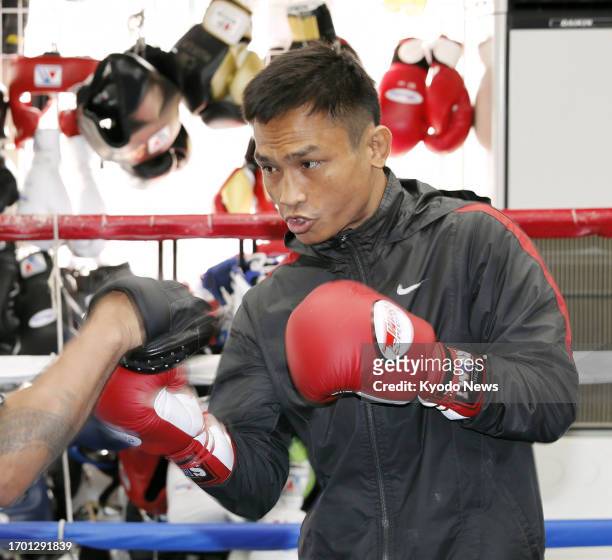 Minimumweight champion Panya Pradabsri of Thailand holds an open workout session for the media in Tokyo on Oct. 2 ahead of his upcoming boxing fight...