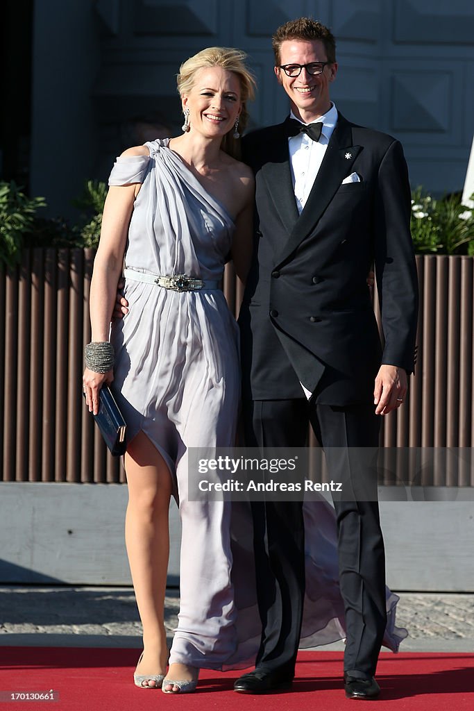 King Carl XVI Gustaf & Queen Silvia Of Sweden Host A Private Dinner Ahead Of The Wedding Of Princess Madeleine & Christopher O'Neill - Outside Arrivals