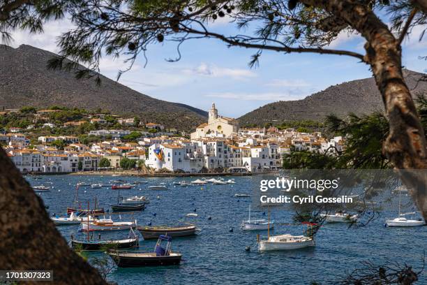 cityscape of cadaqués, catalonia, spain. - cadaqués stockfoto's en -beelden