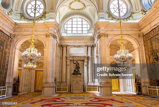 madrid, the halberdiers room in royal palace - palácio real de madrid imagens e fotografias de stock