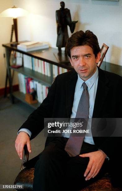 Me Grégoire Lafarge, l'avocat du maire de Levallois-Perret et ancien président de l'OPHLM des Hauts-de-Seine, Patrick Balkany, pose dans son cabinet,...