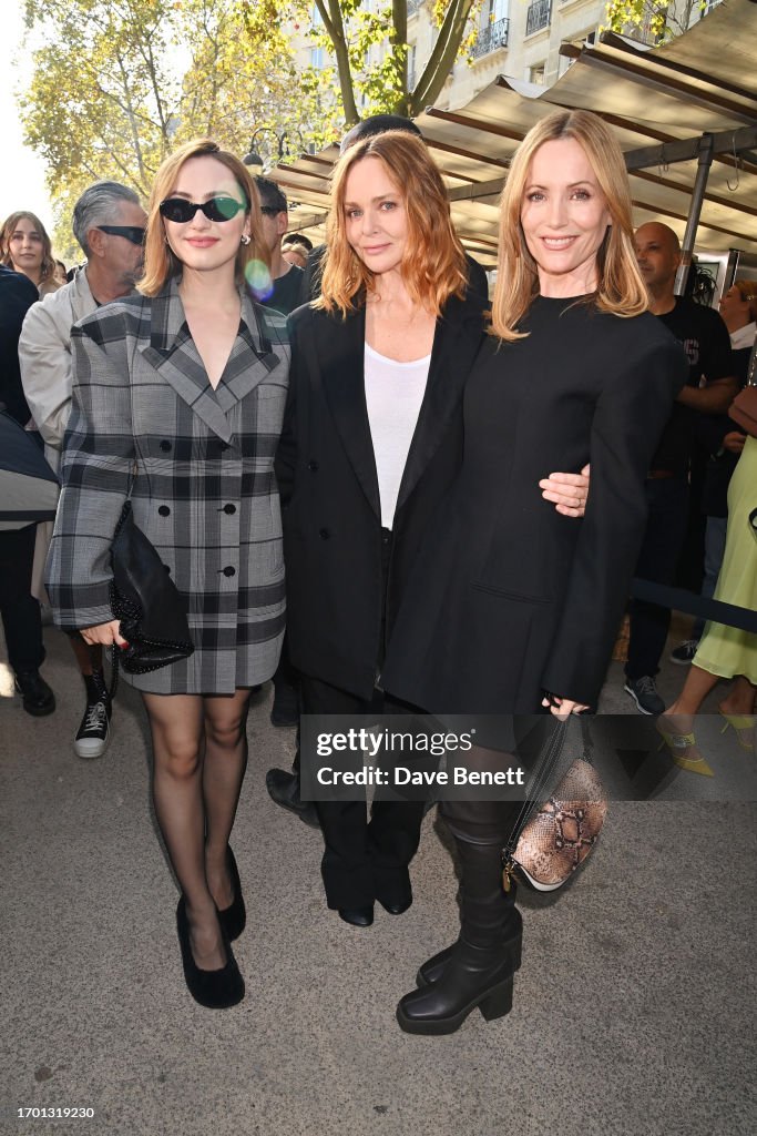 Stella McCartney : Front Row - Paris Fashion Week - Womenswear Spring/Summer 2024