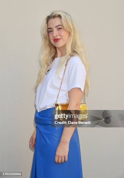 Anais Gallagher attends the Stella McCartney show during Paris Fashion Week Womenswear Spring/Summer 2024 on October 2, 2023 in Paris, France.