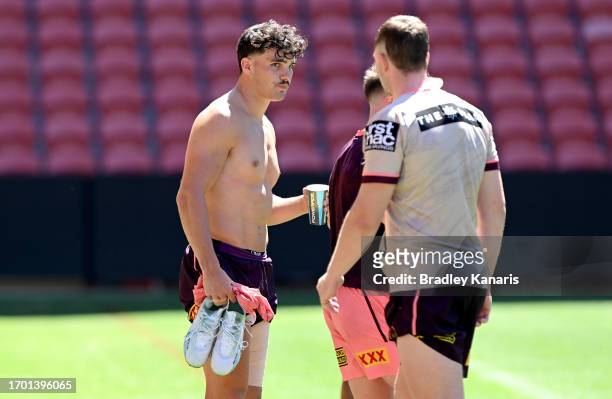 Herbie Farnworth is seen with strapping on his left leg during a Brisbane Broncos NRL training session at Suncorp Stadium on September 26, 2023 in...