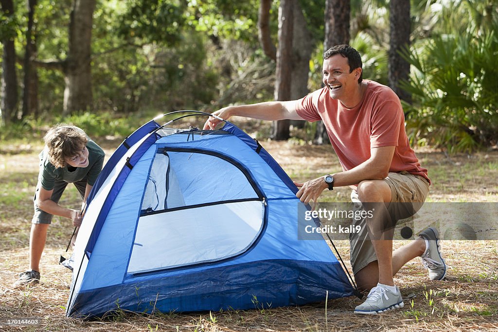 Pai e filho, excluindo propostas uma Tenda