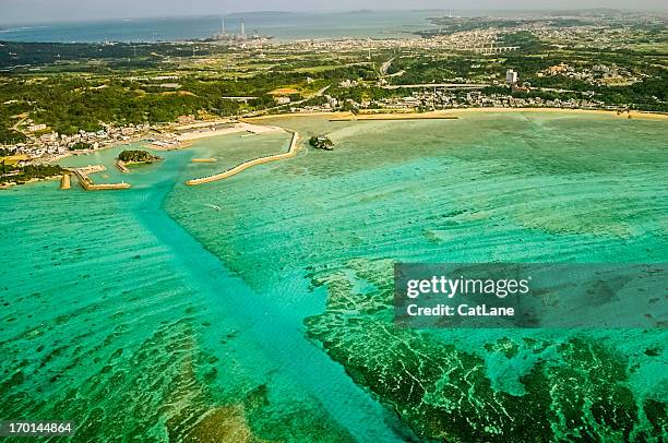 okinawa, japan: aerial view - ariel view beach stockfoto's en -beelden