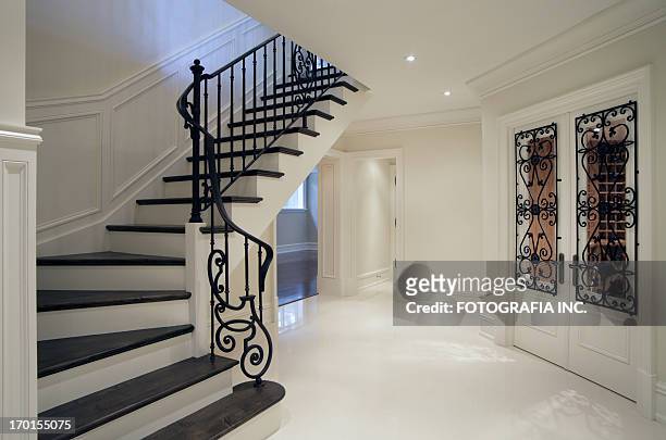 new mansion hallway - railings 個照片及圖片檔