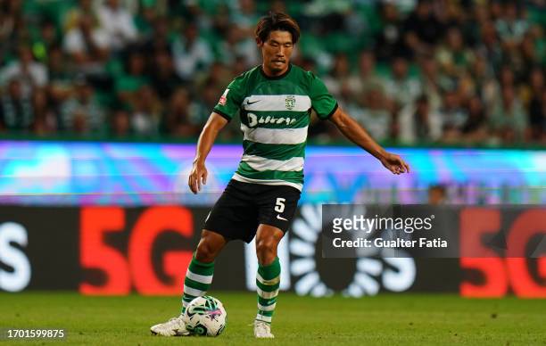Hidemasa Morita of Sporting CP in action during the Liga Portugal Betclic match between Sporting CP and Rio Ave FC at Estadio Jose Alvalade on...