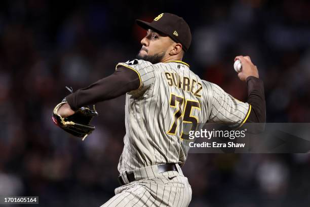 Robert Suarez of the San Diego Padres pitches against the San Francisco Giants in the seventh inning at Oracle Park on September 25, 2023 in San...