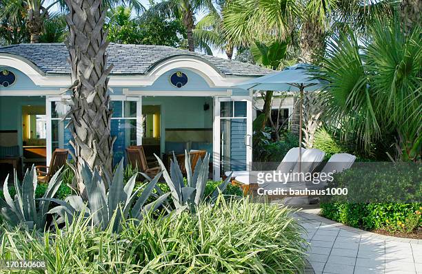 beach bungalow - bungalow house stock pictures, royalty-free photos & images