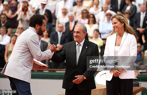 Umpire Kader Nouni and Arantxa Sanchez Vicario after the Women's Singles Final matchduring day fourteen of French Open at Roland Garros on June 8,...