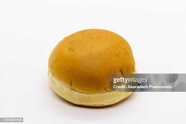 burger buns placed on a white background - pão de leite imagens e fotografias de stock