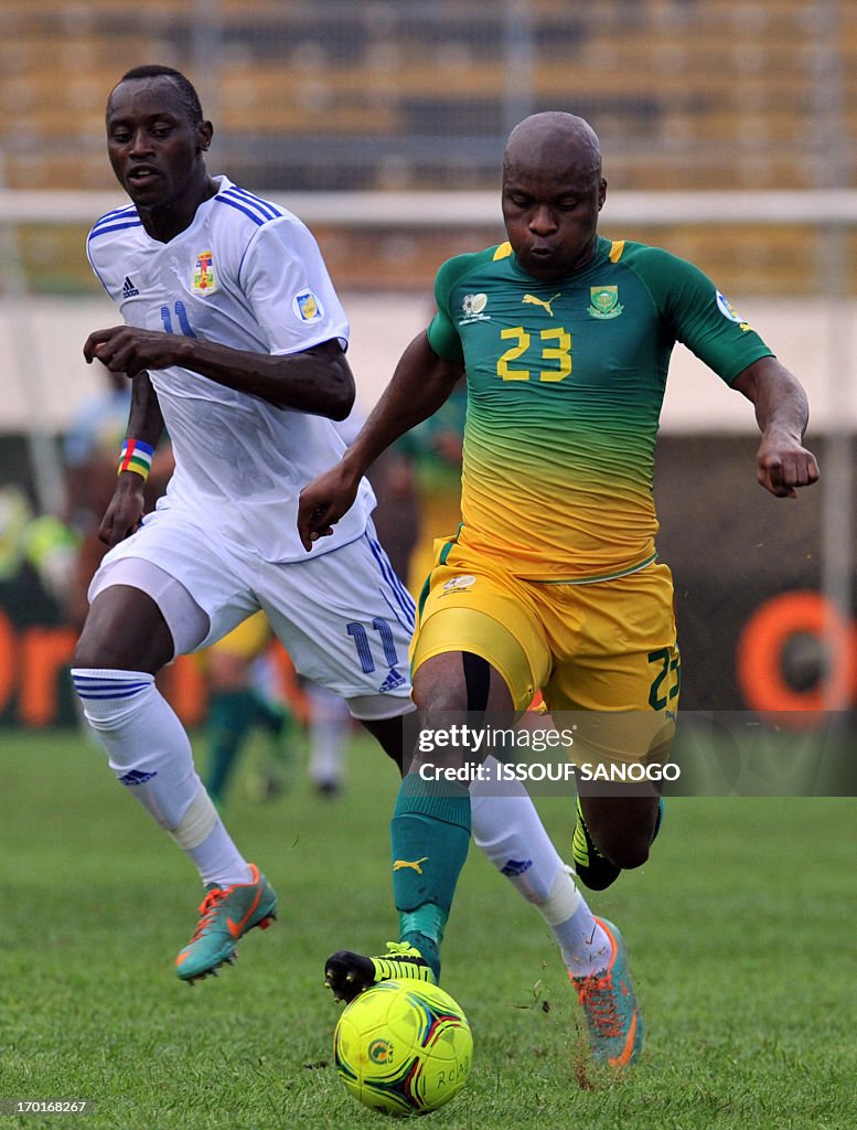 Tukelo Ranti South Africa's forward Tokelo Rantie vies with Central African... News ...