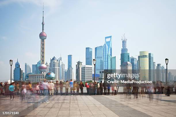 shanghai bateo sin swing y padong áreas - the bund fotografías e imágenes de stock