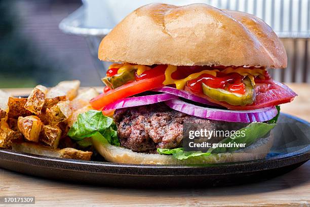 hamburguesas gourmet - carne de vaca wagyu fotografías e imágenes de stock
