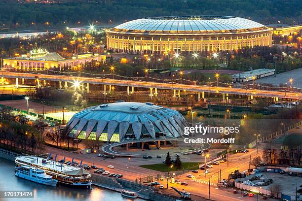 moscú sports arena por la noche - estadio olímpico fotografías e imágenes de stock