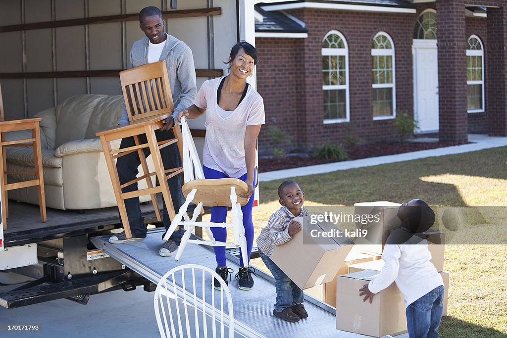 Familia afroamericana casa móvil