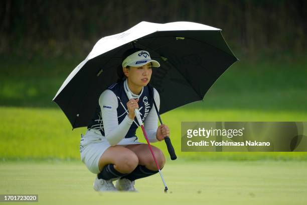 Kana Taneda of Japan lines up a putt on the 6th green during the first round of Sky Ladies ABC Cup at ABC Golf Club on September 26, 2023 in Kato,...