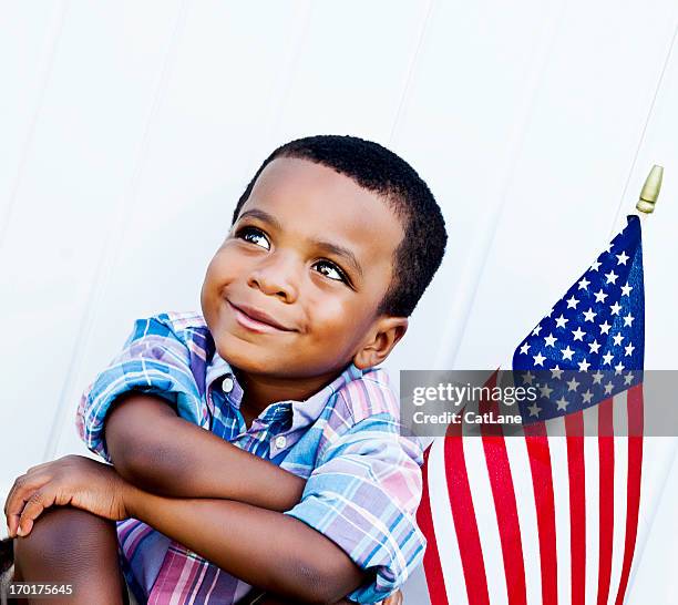 sueños de un futuro - handsome black boy fotografías e imágenes de stock