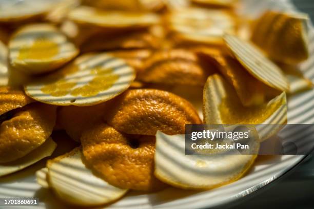 orange peel - peau de fruit photos et images de collection