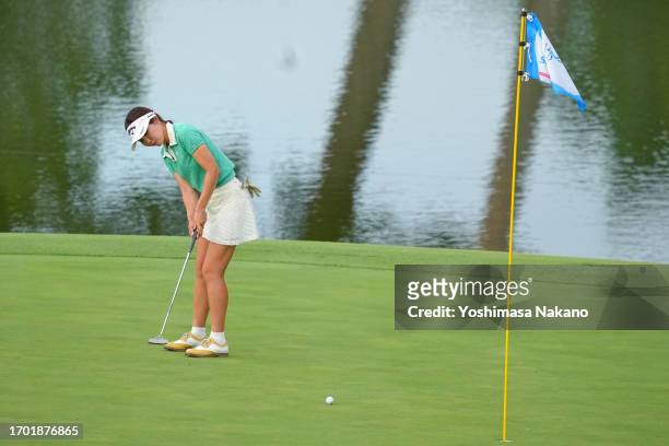 Riko Inoue of Japan attempts a putt on the 18th green during the first round of Sky Ladies ABC Cup at ABC Golf Club on September 26, 2023 in Kato,...