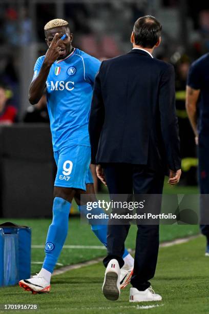 Victor Osimhen of SSC Napoli argues with Rudy Garcia head coach of SSC Napoli during the Serie A football match between Bologna FC and SSC Napoli at...