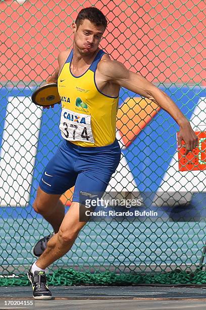 Brazilian Carlos Chinin of BM&F Bovespa team in action at the Discus throw of Decathlon event during the XXXI Caixa Brazil Athletics Trophy at Icaro...