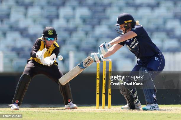 Kim Garth of Victoria bats during the WNCL match between Western Australia and Victoria at the WACA, on September 26 in Perth, Australia.