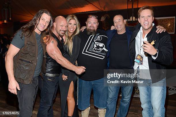 Personalities Urban Tarzan, Todd Howard, Randye Howard, Clinton Jones, Jon Taffer and Allen Haff attend the 2013 Spike TV Guys Choice at Sony...