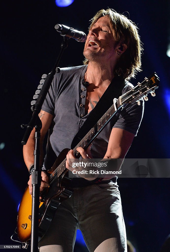 2013 CMA Music Festival - Day 3