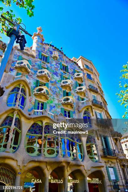 casa batllo von antoni gaudi - casa batllo stock-fotos und bilder