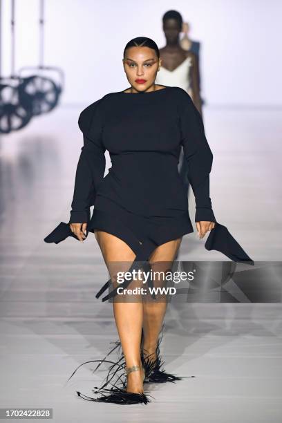 Paloma Elsesser on the runway at Mugler Ready To Wear Spring 2024 on October 2, 2023 in Paris, France.