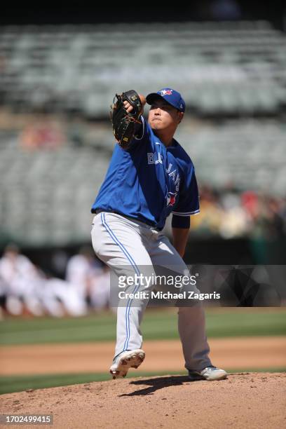 Hyun Jin Ryu of the Toronto Blue Jays pitches during the game against the Oakland Athletics at RingCentral Coliseum on September 6, 2023 in Oakland,...