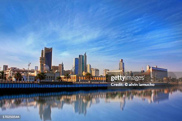 kuwait city - ciudad de kuwait fotografías e imágenes de stock