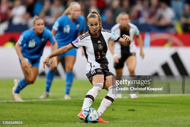 Giulia Gwinn of Germany scores the secomnd goal by penalty during the UEFA Women's Nations League match between Germany and Iceland at Vonovia...