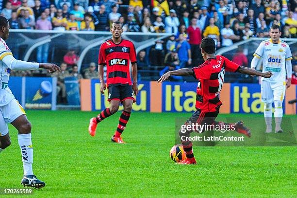 Gabriel of Flamengo controls the ball during the match between Flamengo and Criciúma for the Brazilian Serie A 2013 on June 08, 2013 in Criciúma,...