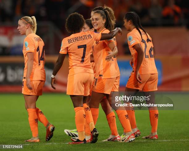 Lieke Martens of the Netherlands celebrates with teammates after scoring the team's first goal during the UEFA Women's Nations League Group A match...