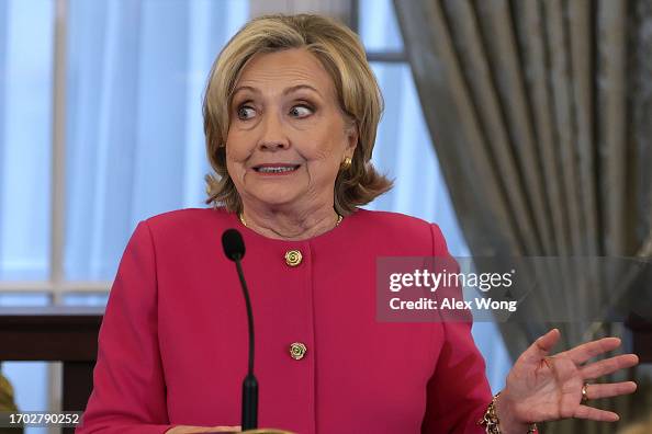 7,251 Hillary Clinton Portrait Stock Photos, High-Res Pictures, and Images - Getty Images