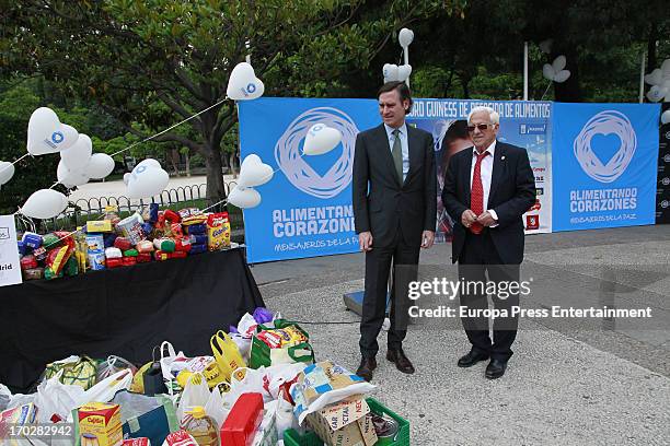 Mensajeros de la Paz' NGO presided by Padre Angel receives five tonnes of food from ONCE Foundation after its campaign 'Alimentando Corazones' on...