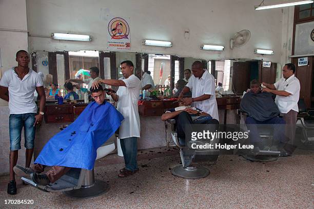 busy barbershop - busy barber shop stock pictures, royalty-free photos & images
