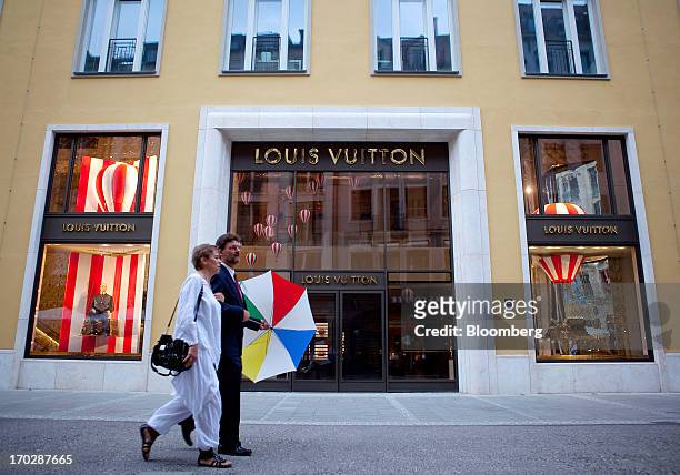 602 Louis Vuitton München Stock Photos, High-Res Pictures, and