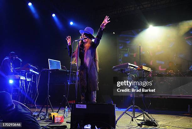 Badu Singer 185 Badu Island Stock Photos, High-Res Pictures, and Images - Getty Images